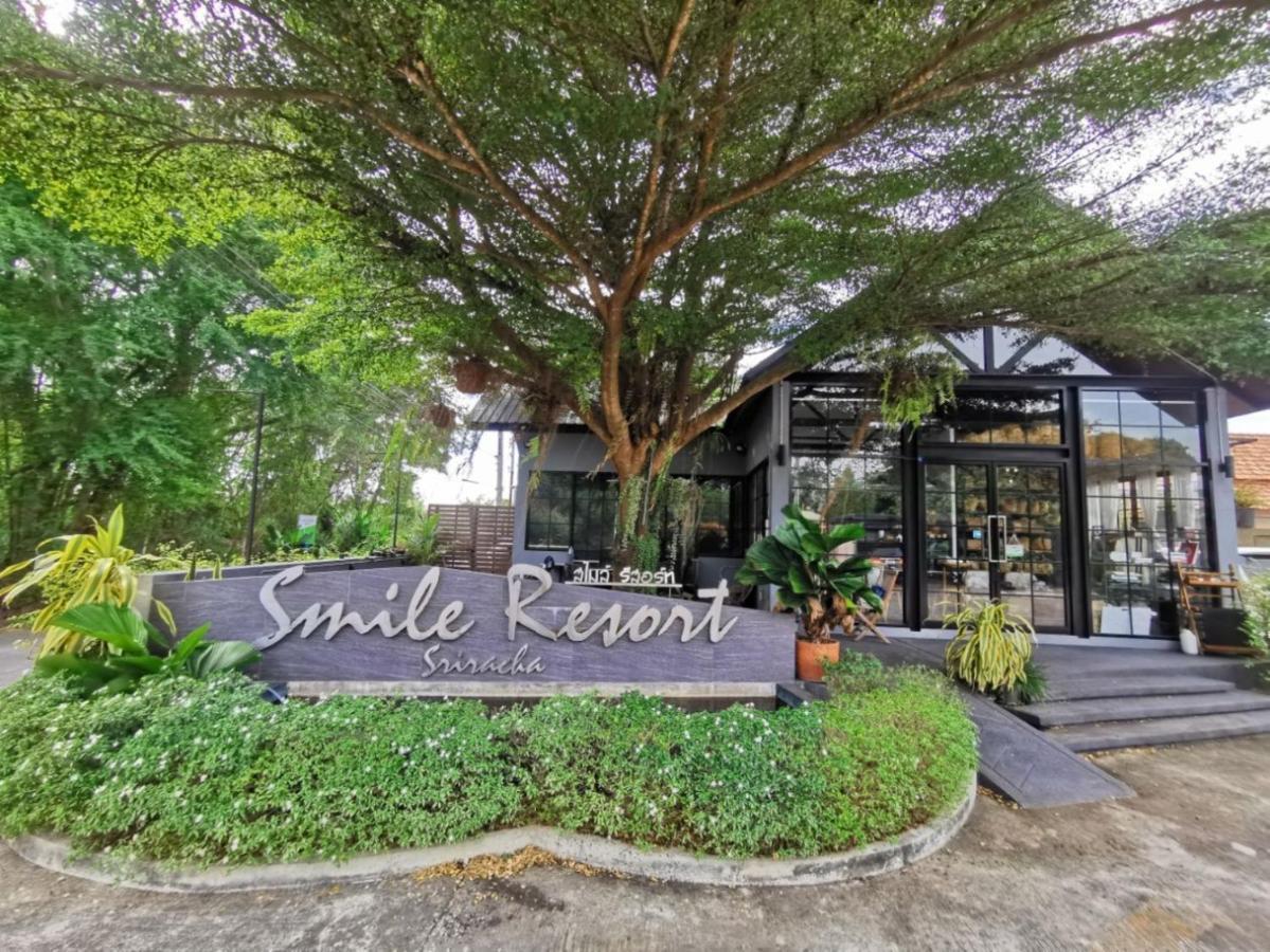Smile Resort Sriracha Сі-Рача Екстер'єр фото