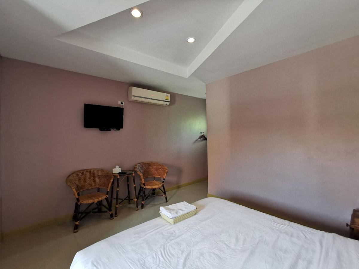 Smile Resort Sriracha Сі-Рача Екстер'єр фото