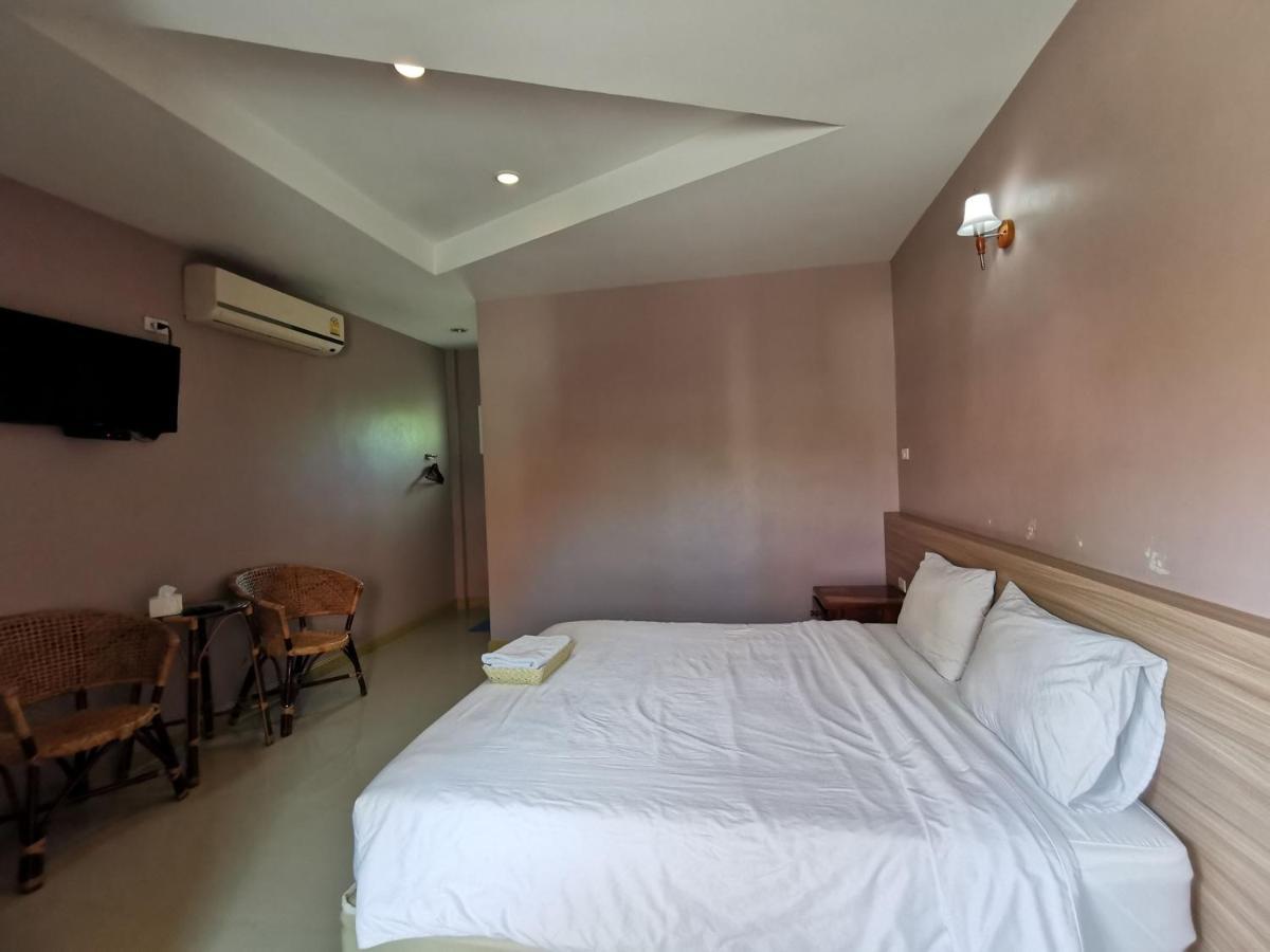 Smile Resort Sriracha Сі-Рача Екстер'єр фото